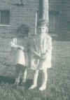 KimandAnette.jpg (21545 bytes)